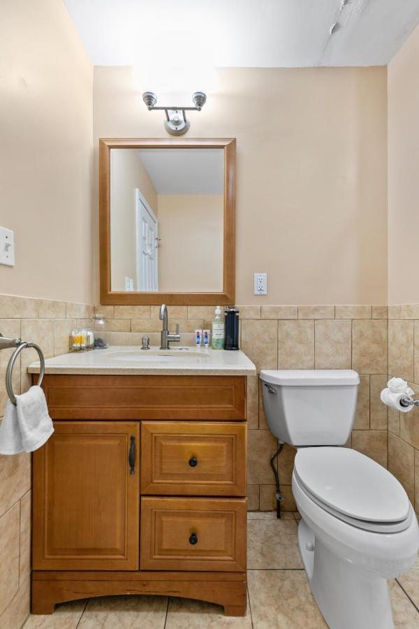 The Pink Room Near Yale Hospital/Bridegport Bridgeport Bagian luar foto