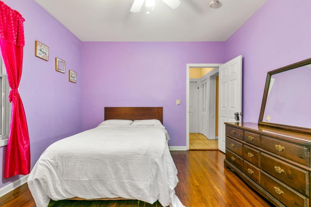The Pink Room Near Yale Hospital/Bridegport Bridgeport Bagian luar foto